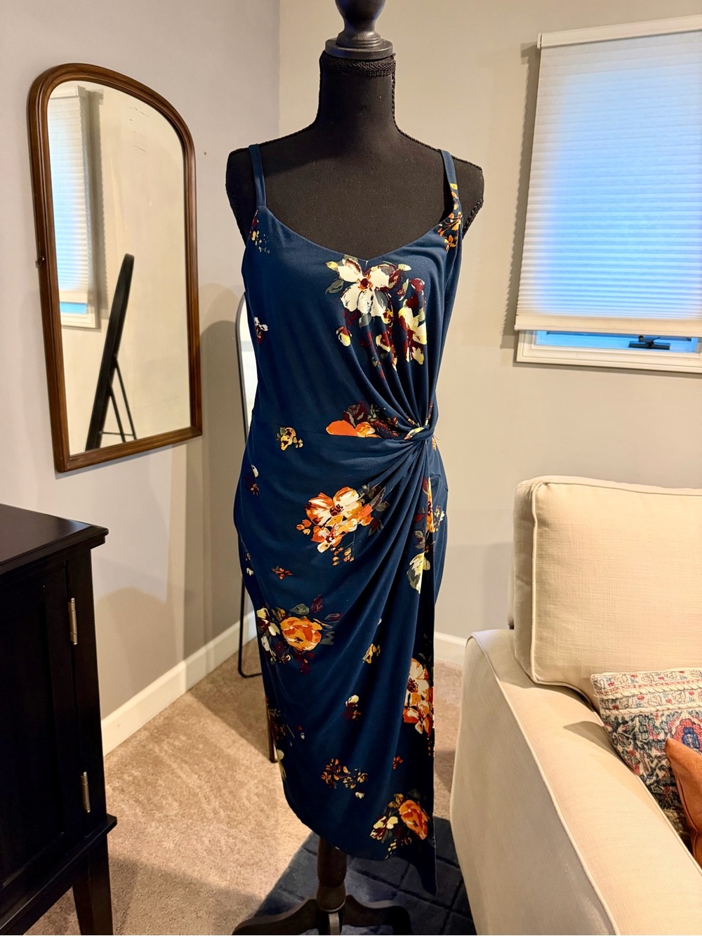 nine britton Navy Floral Twist-Detail Midi Dress